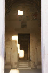 Hatshepsut temple-light box
